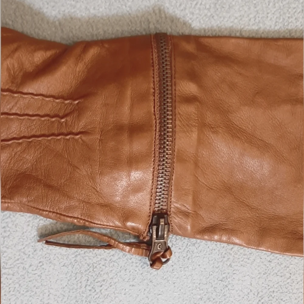 IMONI | Brown Leather, Adjustable Gloves